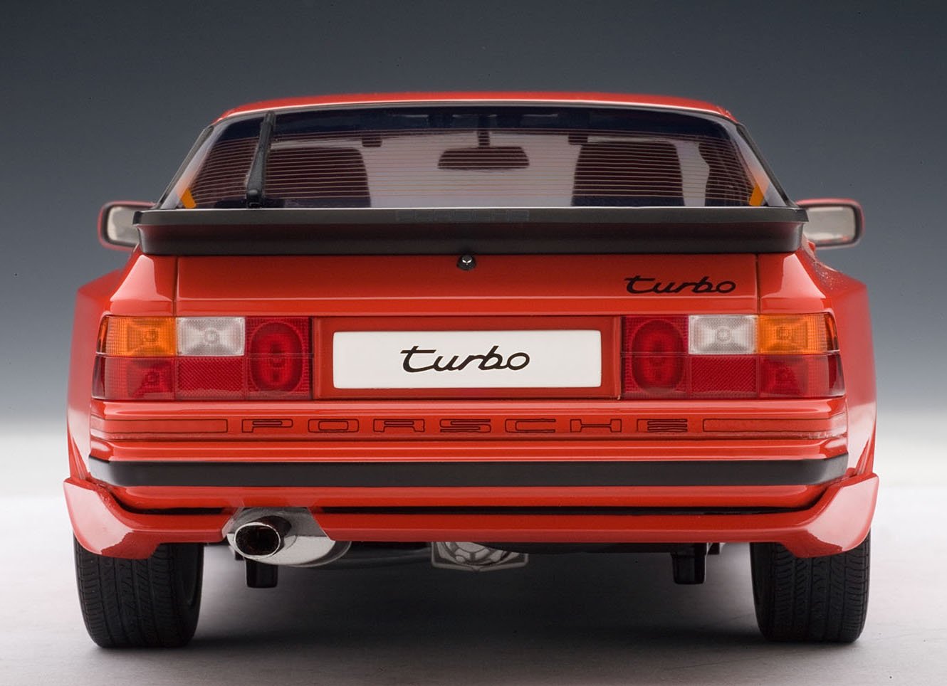 Amazon.co.jp: AUTOart 1/18 ポルシェ 944 ターボ '85 (レッド