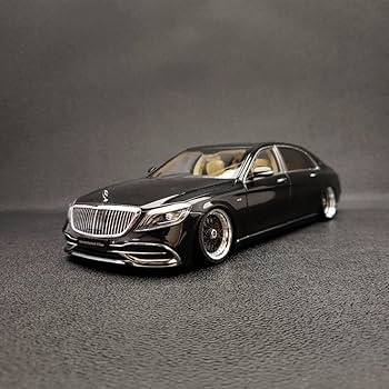 メルセデス・ベンツ マイバッハ S850 と AMG S63 Eミニカー セット メルセデス・ベンツ マイバッハ S850 と AMG S63 Eミニカー セット