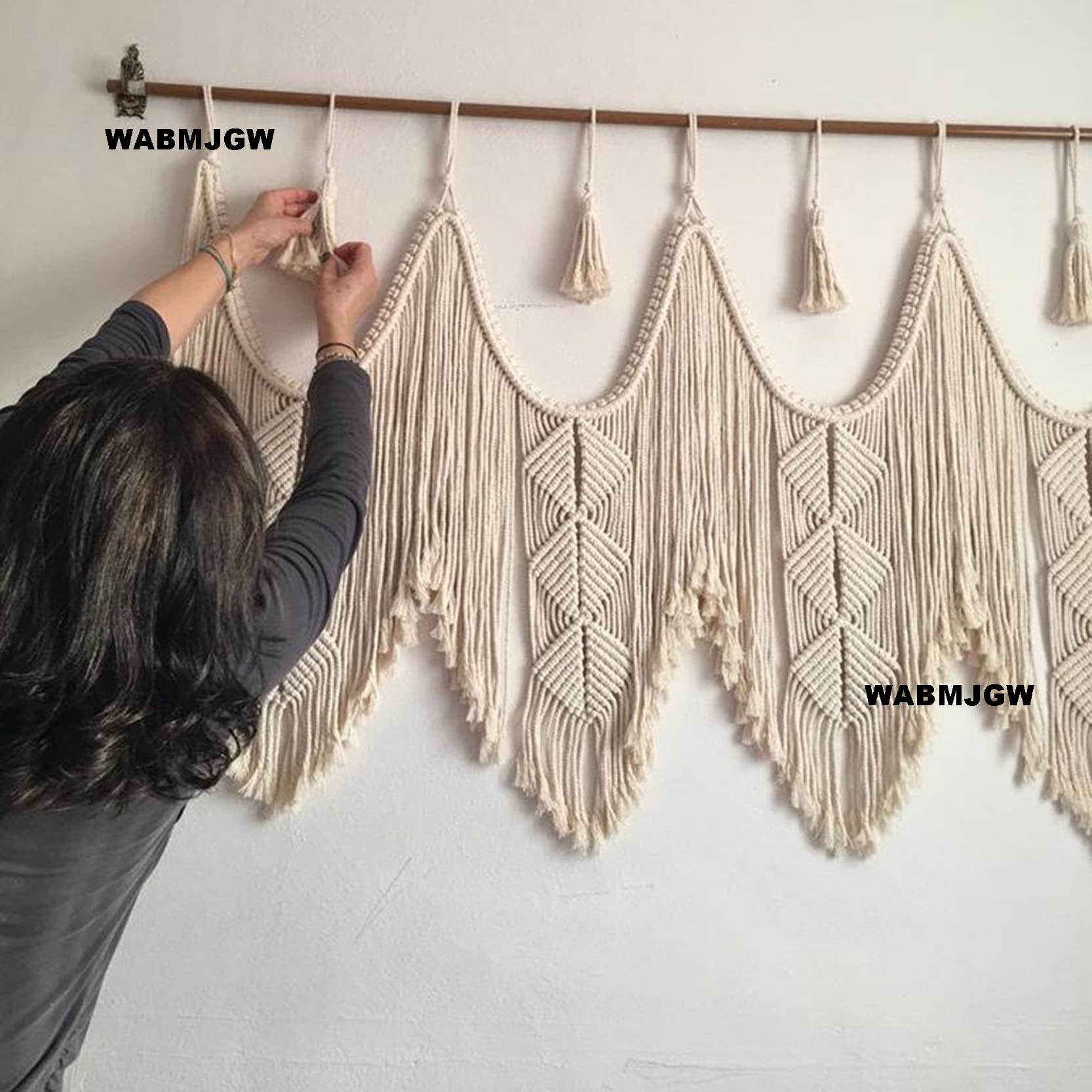 Tapiz Colgante de Pared de macramé Grande Bohemian, con Pasador de Madera, Tapiz de Pared Tejido de macramé Hecho a Mano Borla Arte Cuerda de algodón decoración de Pared,Beige-140x110cm