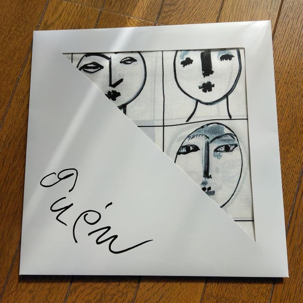 新品未使用　猪熊弦一郎　ミュージアムグッズ　シルクスカーフ「フェイス31」 Amazon.co.jp: 猪熊弦一郎美術館 ミュージアムグッズ シルク