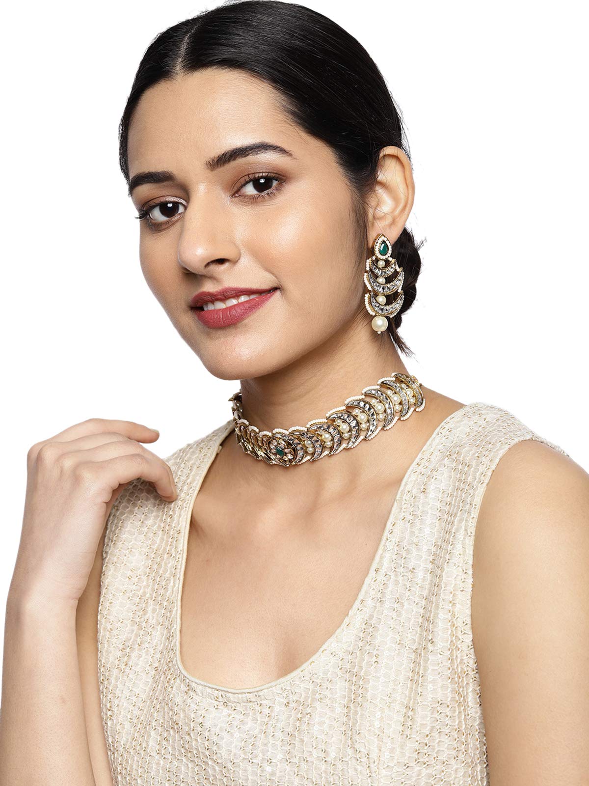 Women's Graceful Kundan & Traditional Choker Necklace Set