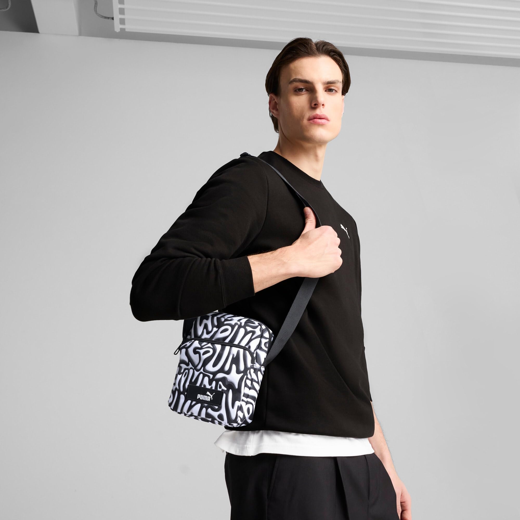 Puma PUMA ACADEMY AOP - Bolso portátil PUMA Black-Gra para PUMA Black-Grafiti AOP, talla única, PUMA Black-Grafiti AOP, One Size, bolso de mano