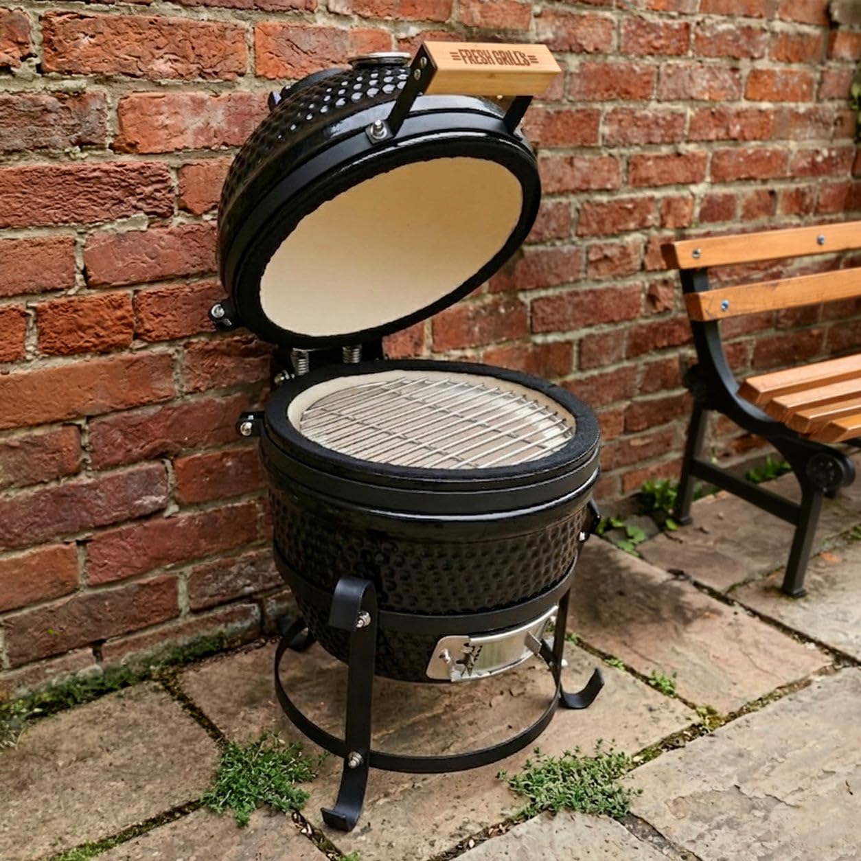 Parrilla Kamado Cerámica 33 cm (13”) Negra con Termómetro – Barbacoa de Carbón Compacta con Control de Temperatura, Acero Inoxidable, Incluye Funda y Utensilios
