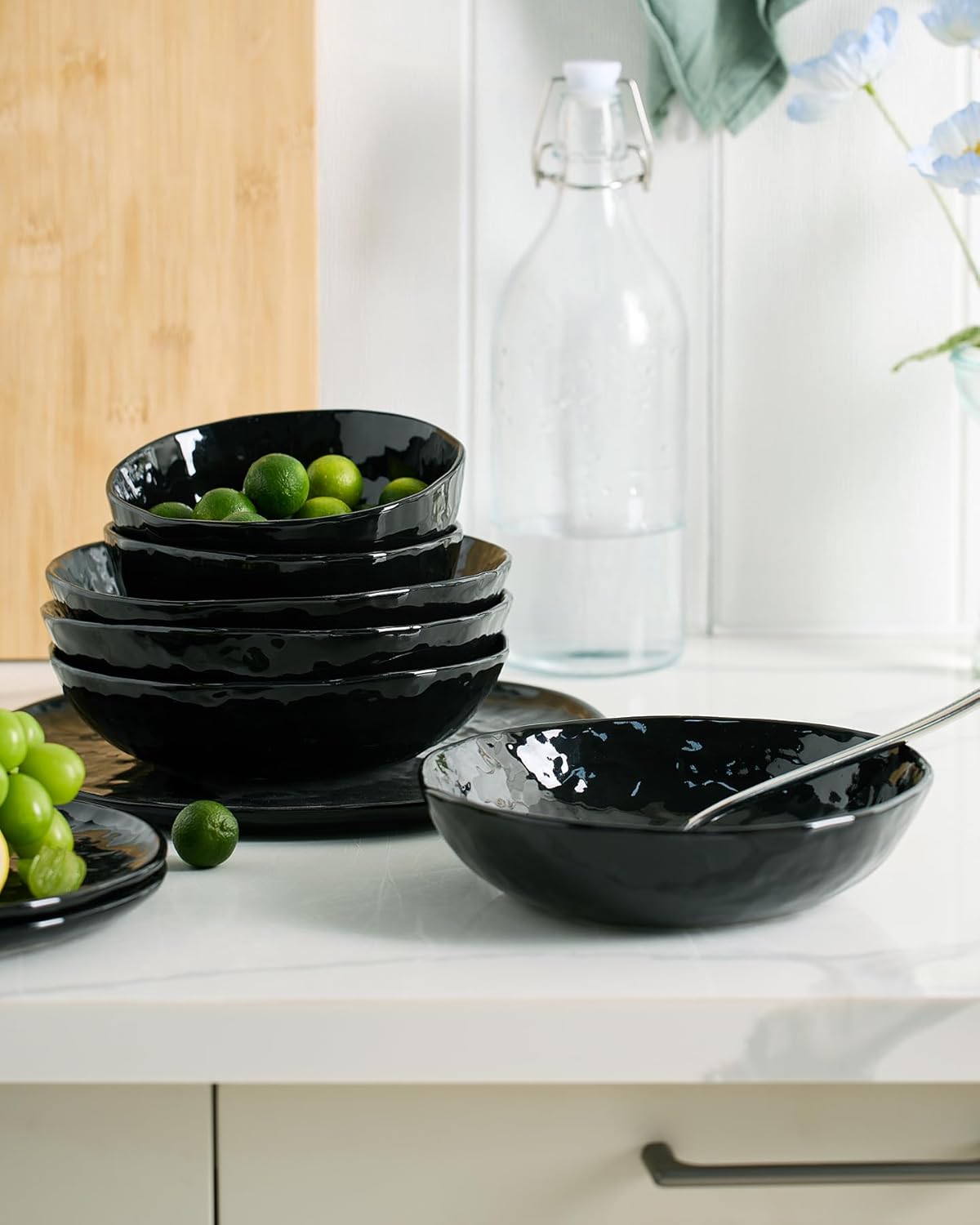 Famiware Porcelain kitchen plates and bowls set, Modern dishes set for 4, Handmade Wave Edge Dinnerware Sets, Microwave and Dishwasher Safe Tableware, Glossy-black (16pc) - Image 4