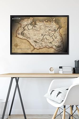 Vista 56 de The Elder Scrolls V: Skyrim - Póster de pared de mapa, 34 pulgadas de largo x 22.4 pulgadas de ancho, versión enmarcada de madera de granero Versión