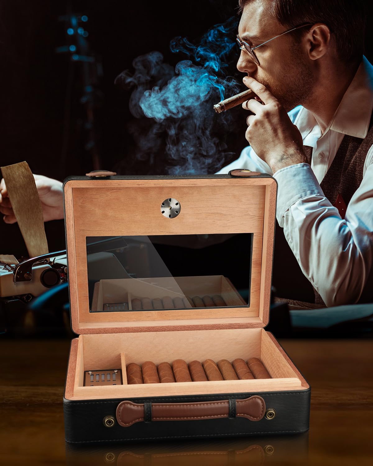 Humidor per Sigari, Scatola Portasigari con Igrometro, Umidificatore e Divisorio, Custodia da Viaggio in Legno di Cedro con Coperchio in Vetro per 30-50 Sigari, Accessori per Sigari da Trasporto