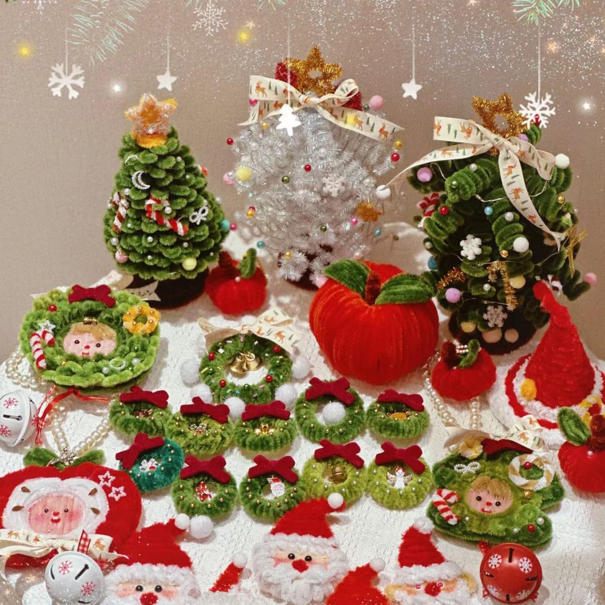 Juego de 150 limpiapipas de Navidad que incluye 50 tallos de felpilla verde, 50 tallos de felpilla blanca y 50 limpiadores de pipas rojos para manualidades, decoraciones de Navidad (150 unidades, 5