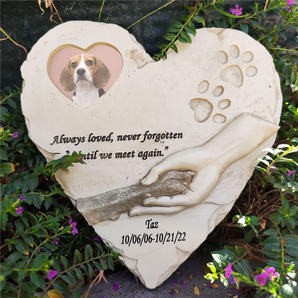 Piedras conmemorativas para perros y gatos: supera el duelo con un tierno recuerdo