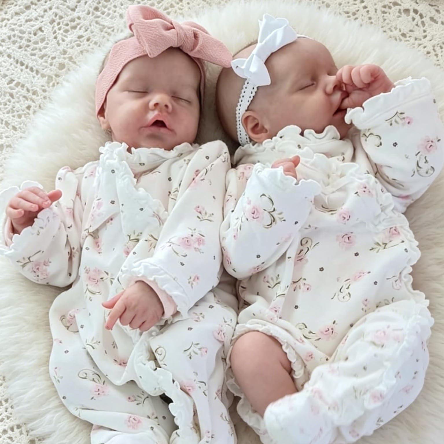 Realistyczne silikonowe bliźniaki Reborn Twins Baby Dolls Girls 45 cm realistyczne miękkie winylowe śpiące bliźnięta dziewczynki noworodki lalki zabawki dla dzieci w wieku od 3 lat