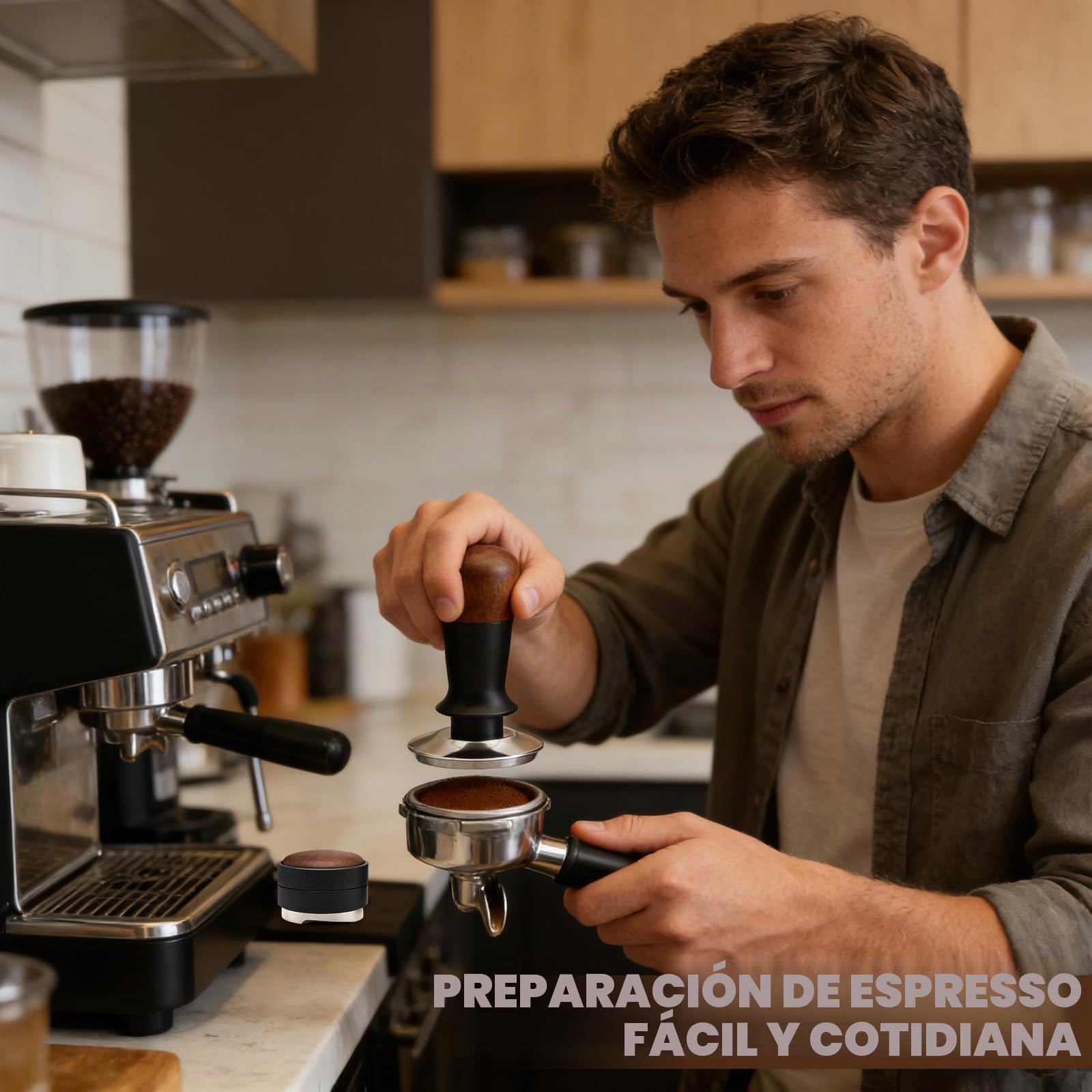 Tamper Café 58 mm Profesional, Dispensador de polvo de 58 mm y Alfombra de silicona – Kit Barista Premium para Espresso, Base Inox, Mango Madera, Herramienta de Tasado Compatible con Portafiltros, 58