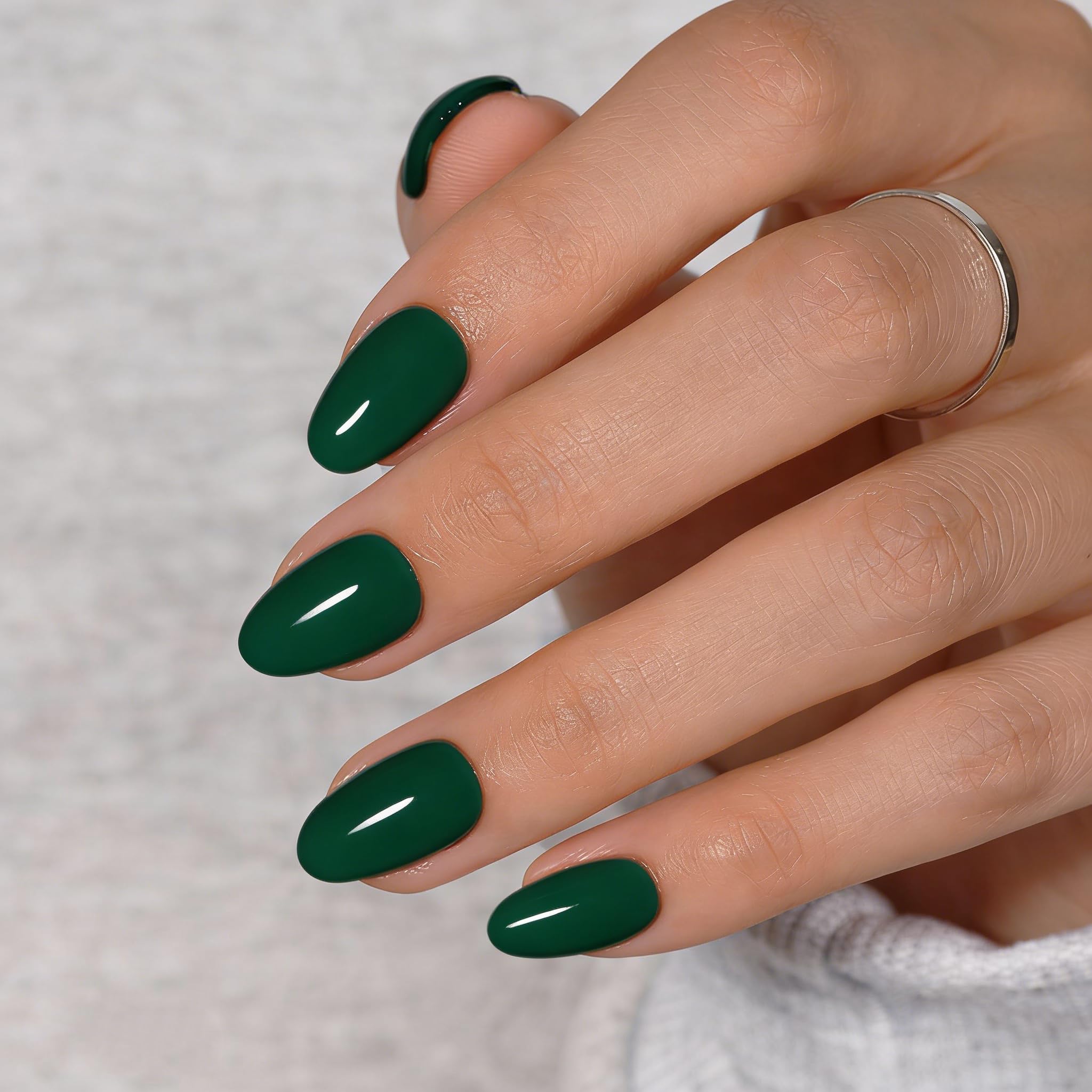 KQueenest Dunkelgrün Press on Nails Kurz – Sheer Smaragd Grün Nägel zum Aufkleben Rund, Einfarbig Fake Nails, Glänzend Künstliche Nägel Set für Frauen & Mädchen, 24 Stück