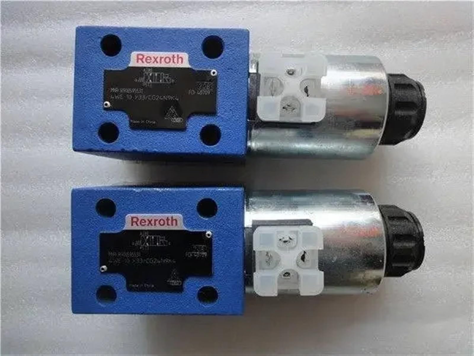 Tybophqj One Color Solenoid Valve Mnr: R900595531 4We10y33/Cg24n9k4 4We10y3x/Cg24n9k4 4We 10 Y33/Cg24n9k4 Hydraulic Valve