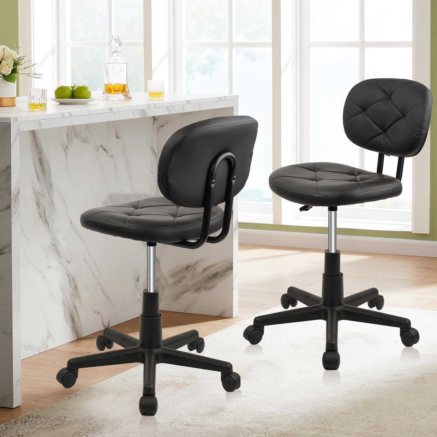 Klasika Drehhocker mit Hochwertigem PU-Kunstleder Rückenlehne 360° Drehbar und Höhenverstellbar Ergonomischer Multifunktionaler Arbeits Hocker Bequem für Salon Spa Garage Bar Schwarz 1er Set