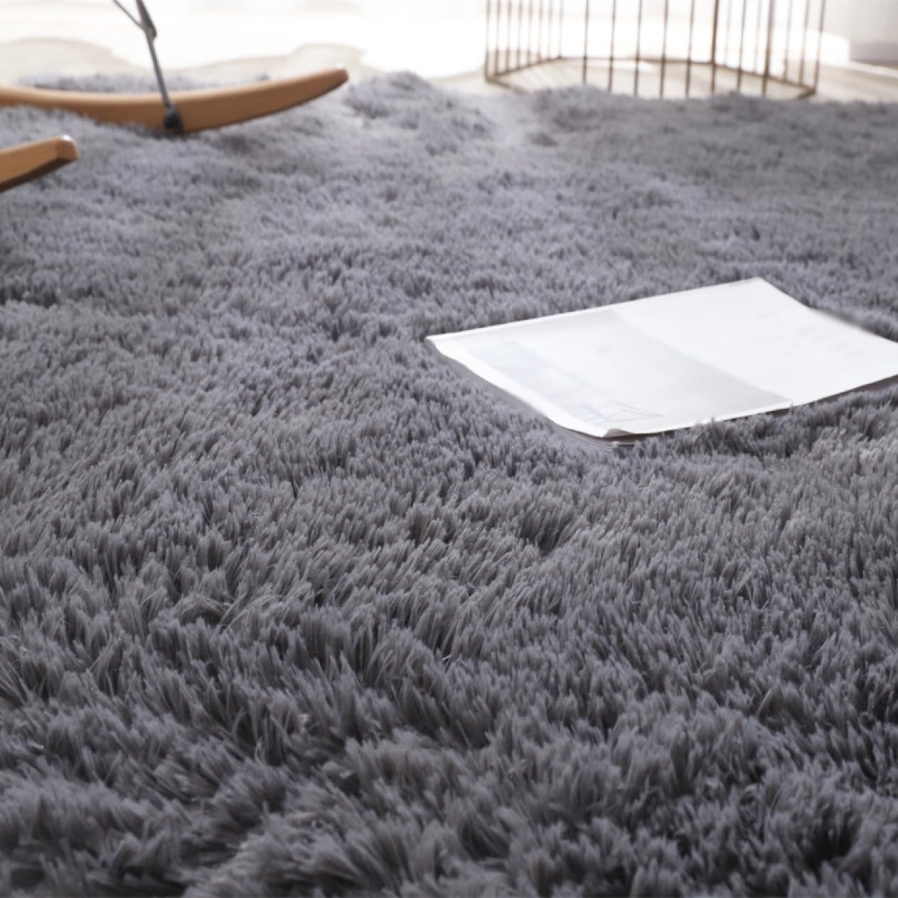 Amazon｜[NHYGDY] 絨毯 シャギーラグ シルバーグレー 50*80 ラグマット