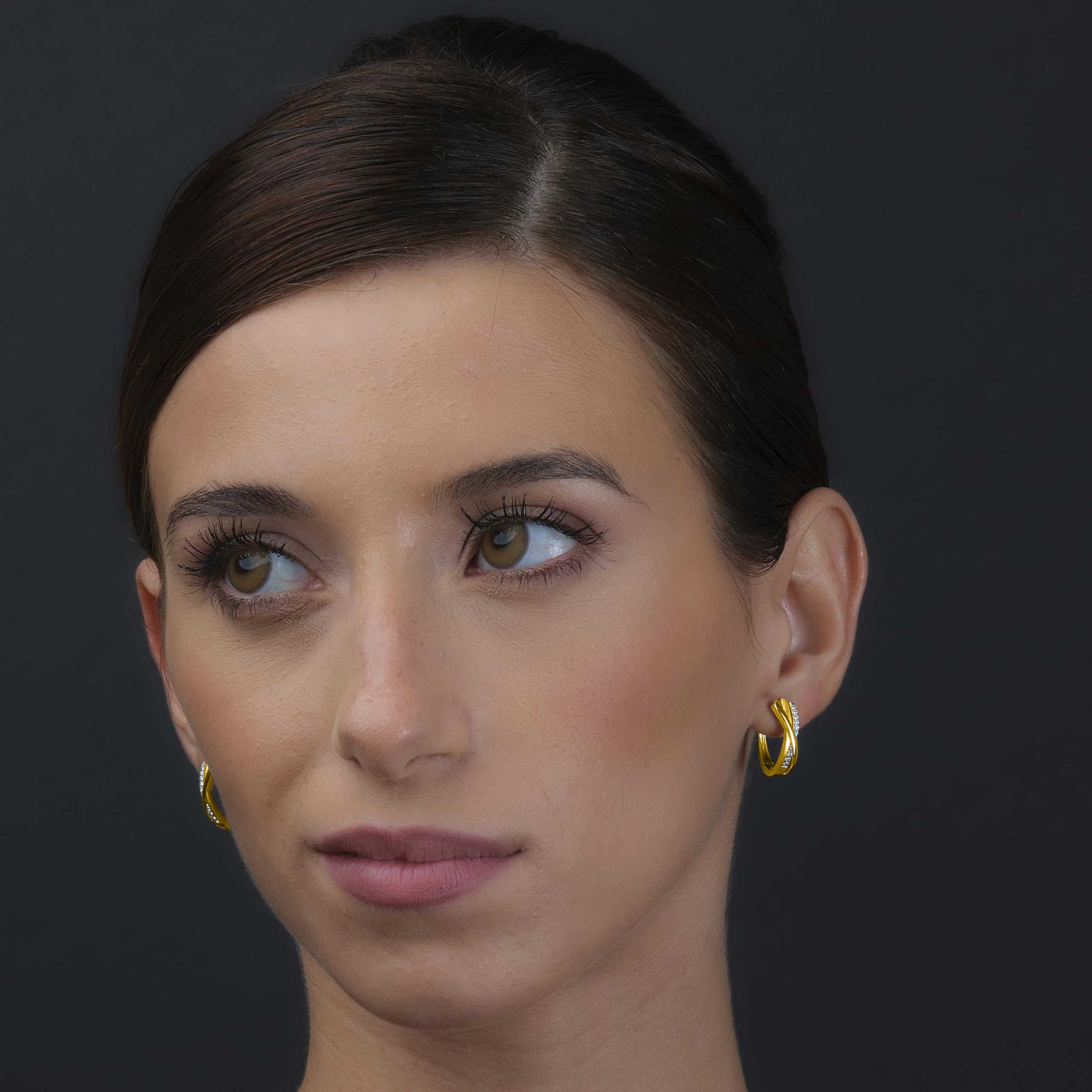 Miore Orecchini Cerchio Donna con Zirconi Brillanti in Argento 925 - Argento 925 Placcato Oro Giallo 18K 750, Orecchino Cerchi a lobo anallergici con Zirconi. Chiusura con perno passante e scatto.
