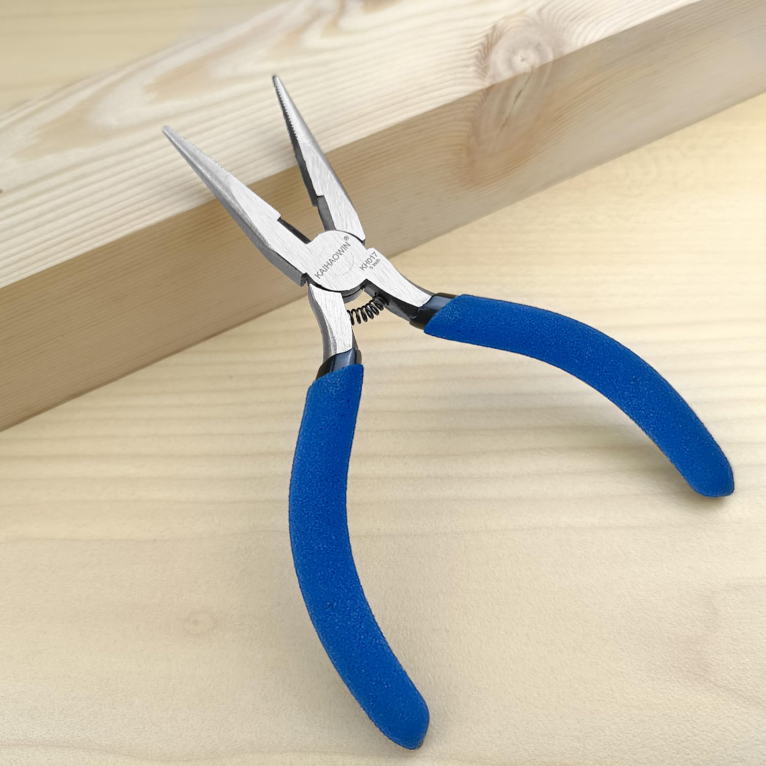 KAIHAOWIN Lot de 5 mini pinces à bec aiguille avec pince coupante latérale, petite pince à bec aiguille à ressort, pince de précision à long bec pour travaux manuels…