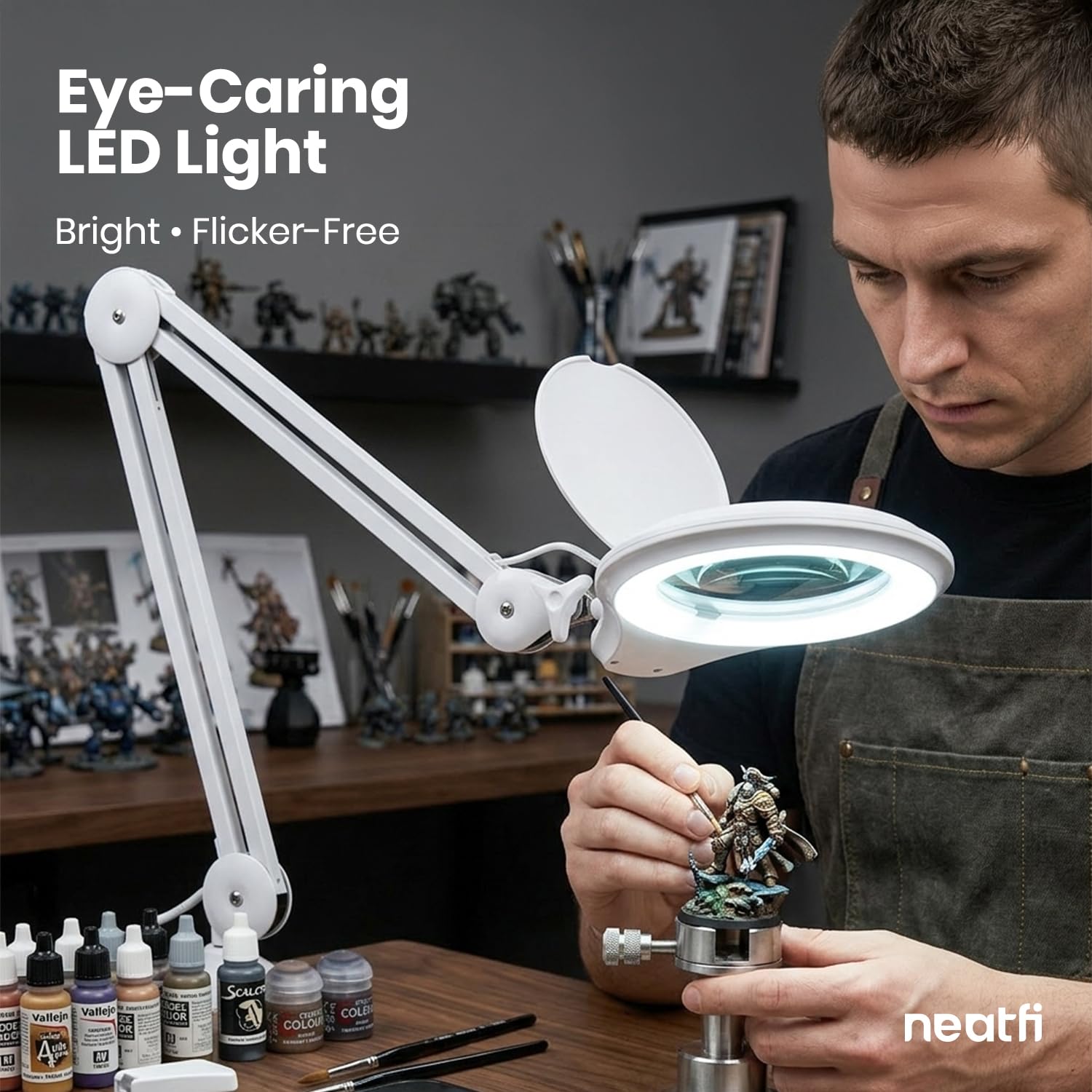 Neatfi Lámpara Lupa LED Bifocal con abrazadera – 1.200 lúmenes, lente de 13 cm, regulable braz, 60 LED SMD, perfecta para manualidades, lectura, joyería y bordado (8 Dioptrías + 20 Dioptrías, Blanco)