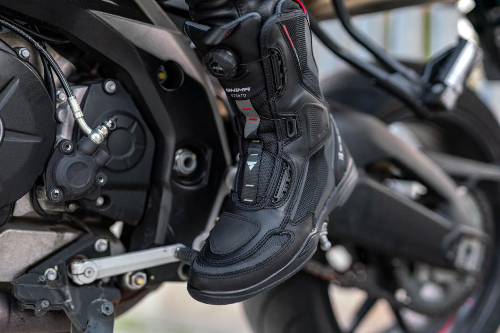 SHIMA STRATO LADY Botas Moto Mujere - Transpirables, Reforzadas, Ligeras Botas de Moto Adventure Touring con Sistema de Cierre Rápido ATOP, Protección de Tobillos, Suela Antideslizante (Negro, 39)