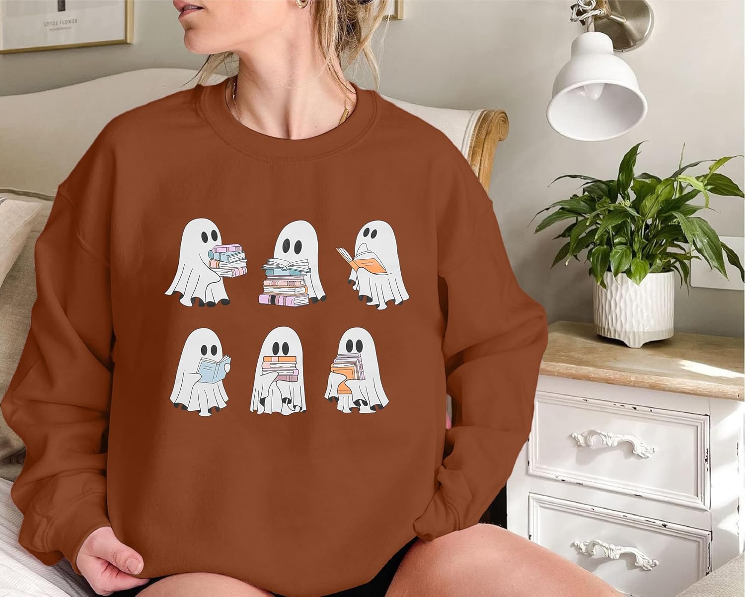 UNIQUEONE Halloween Sweatshirts for Women Ghost Reading Books Sweater Cute Spooky Bookish Shirt Fall Pullover Tops - Image 4