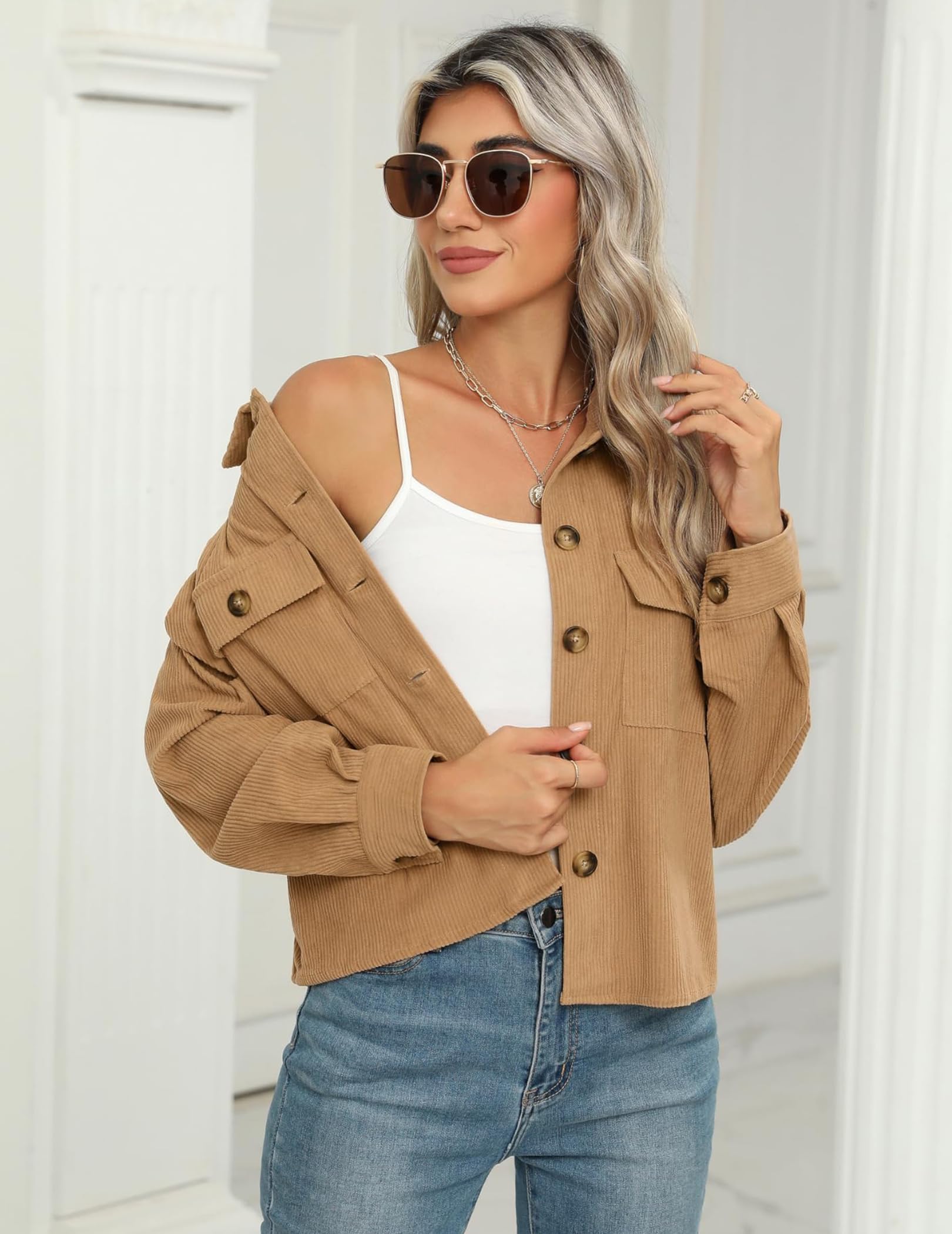 Veste Femme Velours Côtelé Mi-Saison Chemise-Veste Boutonné à Revers Manches Longues Blouson Court Poches Automne Printemps Surchemise Chic Décontractée Coupe Légère Confortable Quotidien
