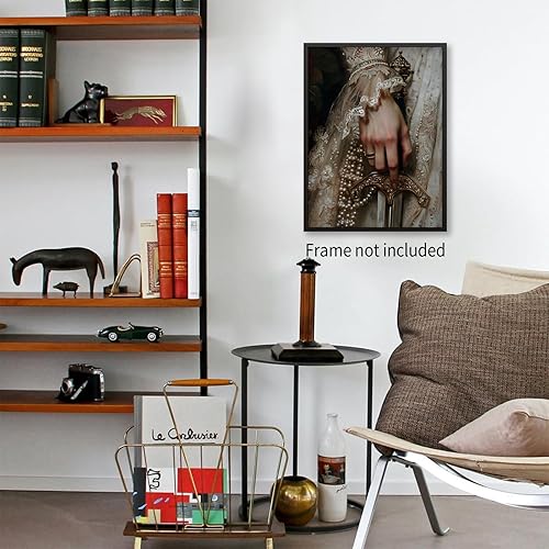 Miniatura 3 de WLZWD Póster victoriano oscuro Moody retro antiguo gótico, arte de pared vintage con encaje de mano sosteniendo espada, pintura en lienzo para