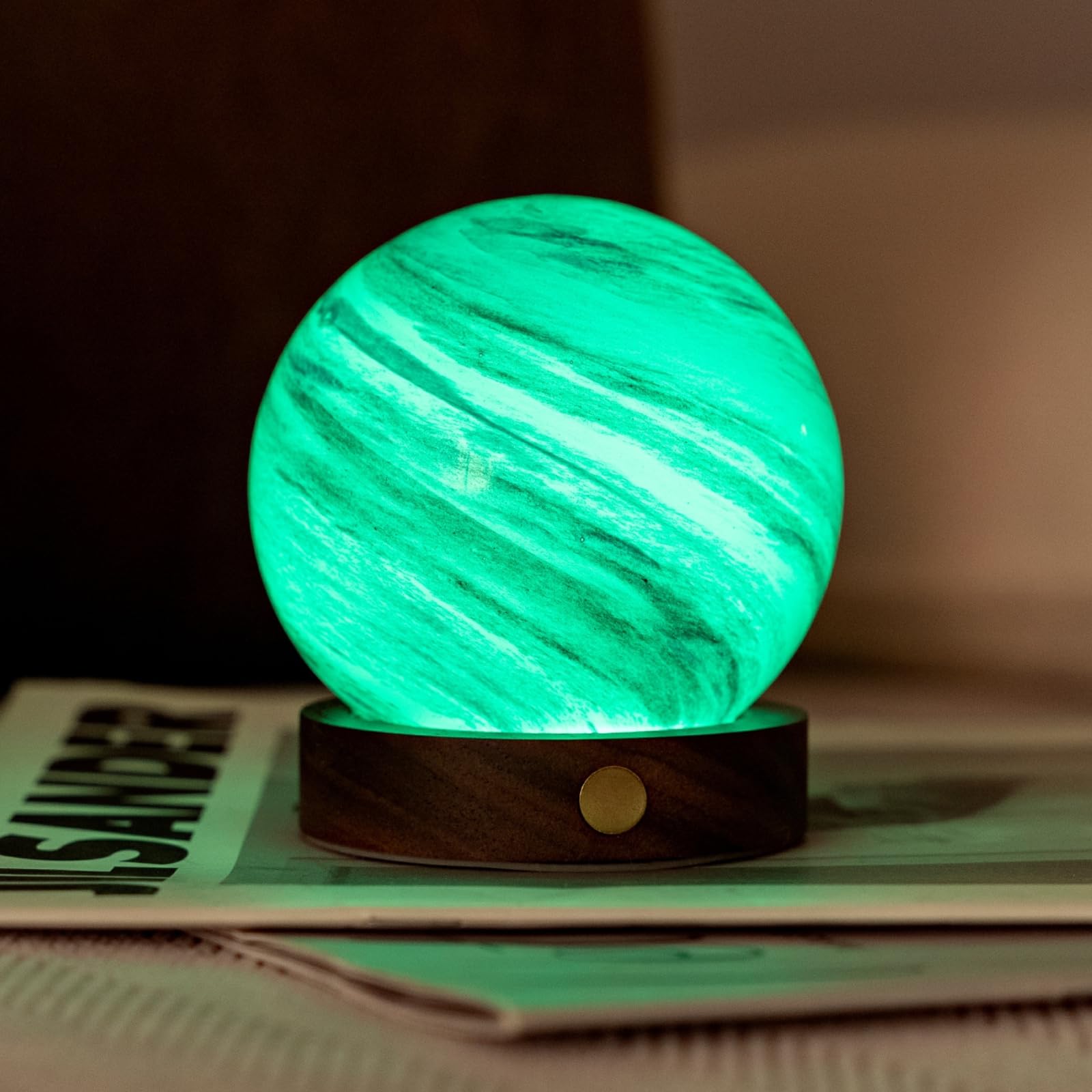 Gingko AstraGlass Lampe Mini Polarwolke Walnussholz und Glas RGB LED Licht Dekoration Beleuchtung Wohnzimmer Art Deco Stil Smart Touch Batteriebetrieben