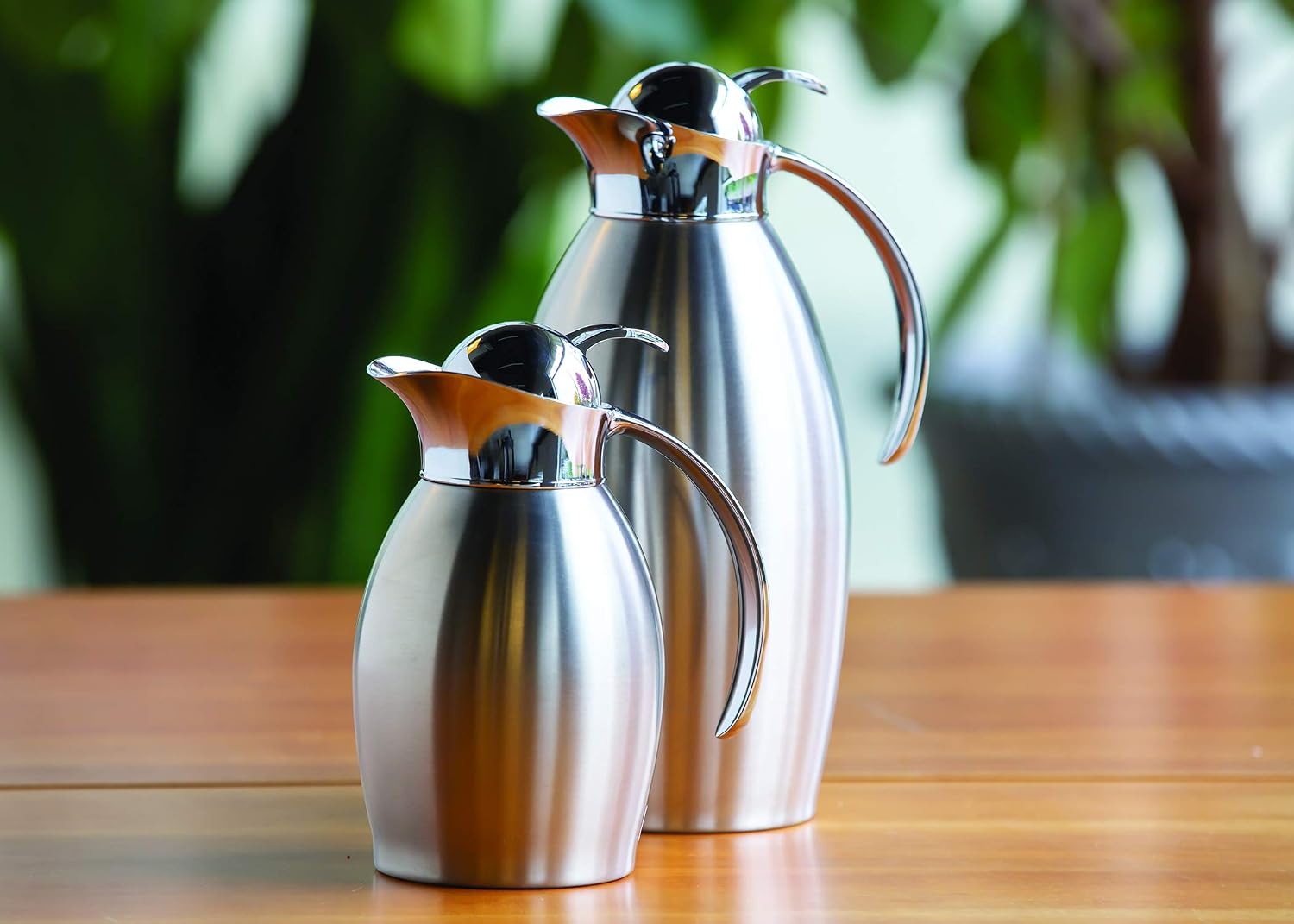 Service Ideas NIC10BSPB Nicollet Series, Vacuum Insulated Carafe, Stainless Vacuum, 33.8 Ounce, Brushed with Polished Accents