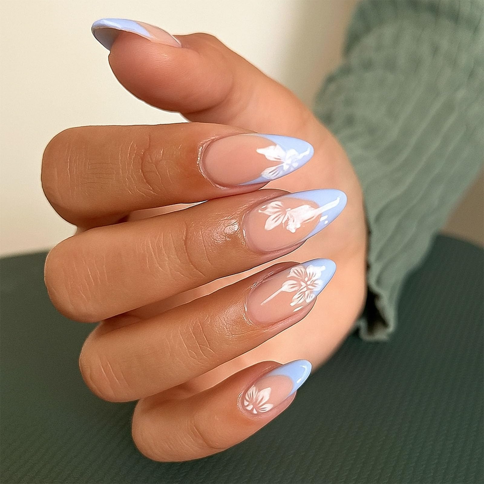 Almond-Shaped Glossy False Nails With Blue French Tip Floral Art - Image 3