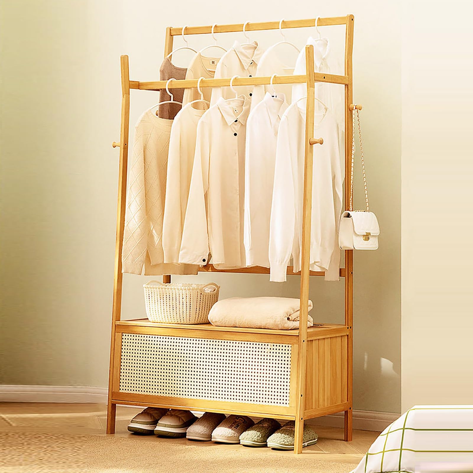 Perchero de bambú abierto para organizar el vestidor del dormitorio y ropa de oficina