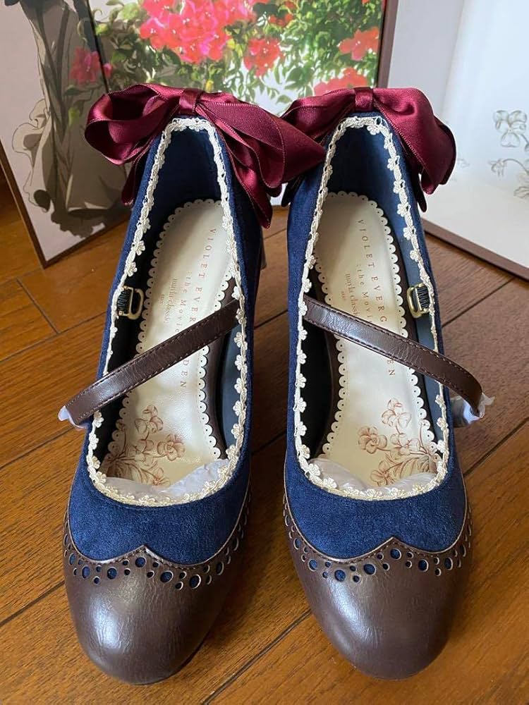 Violet Evergarden コラボシューズ ネイビー/ブラウン ヴァイオレット・エヴァーガーデン』大反響コラボシューズが再販