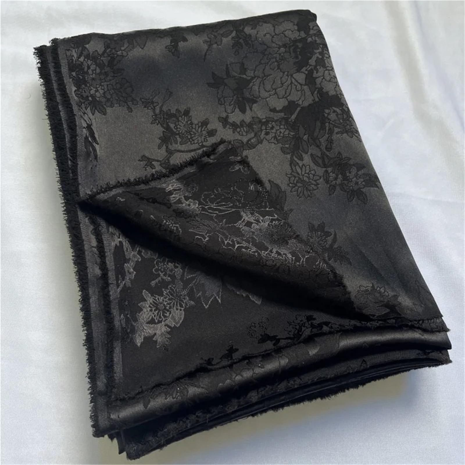Tela de Satén Tela de satén jacquard negra, ideal for confección vestidos. Se vende por yarda Para coser(36 inchx59 inch)