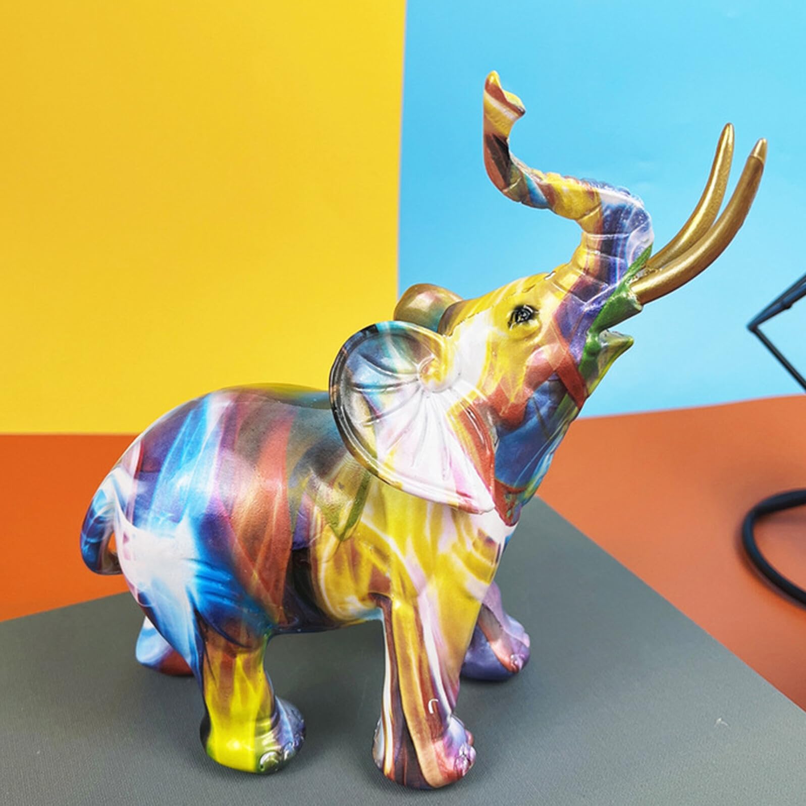 Estatua de Elefante de Resina Exquisita Artesanía y Acabado Pulido, Adorno Decorativo Elegante para Hogar u Oficina en Estilo Europeo