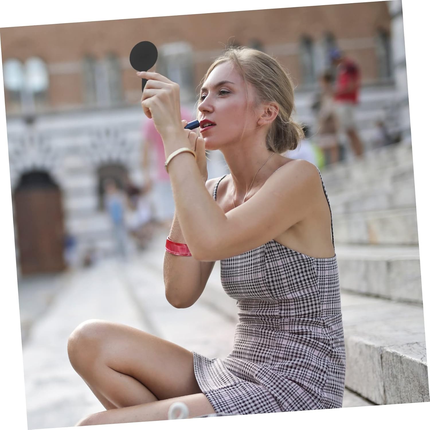 25Pcs Handheld Round Makeup Mirrors with Handle Compact Cosmetic Mirror for Travel Daily Use Makeup Application Durable Design for Women and Teens