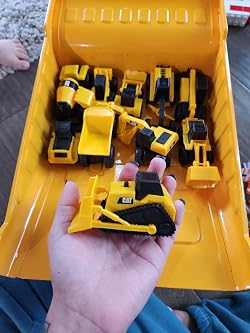 Amazon.com: CatToysOfficial, CAT Little Machines Advent Calendar, Kids Toys  for Ages 3 and up : Toys & Games