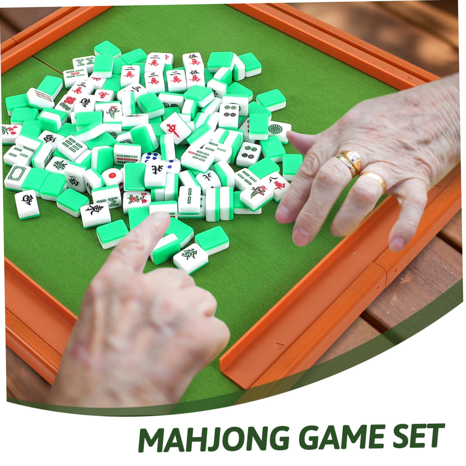 Mini Mahjong Set Tragbar mit Feiner Verarbeitung Klare Muster Leicht zu Reinigen Inklusive Aufbewahrungsbox Lustiges Chinesisches Reisespiel für Familie und Zufällige Farbe