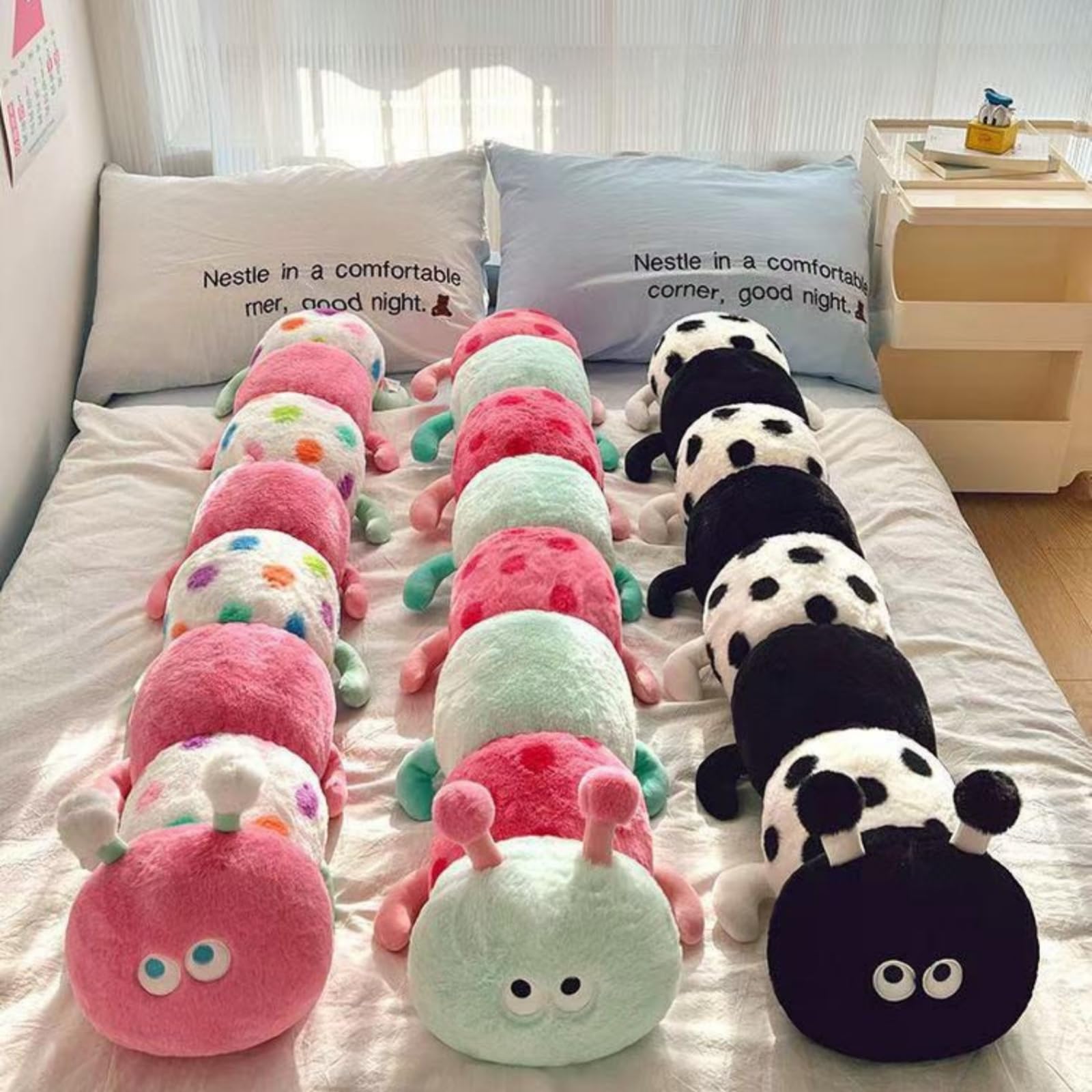 XXL Plüsch Raupe Kuscheltier – Lange Gepunktete Stofftier-Raupe als Raupenkissen/Körperkissen für Kinder, weiches Dekokissen in Rosa oder Schwarz-Weiß, 40–115 cm (Schwarz,115CM)