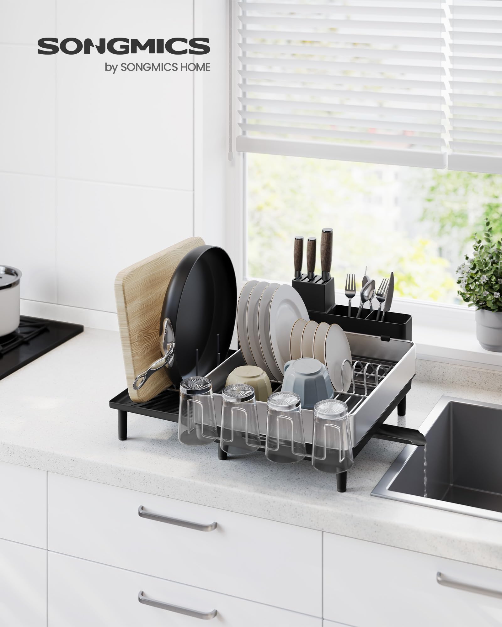 SONGMICS Escurreplatos expandible, escurridor de Platos de Acero Inoxidable con Boquilla giratoria, Utensilios, Tazas, Vidrio, Tabla de Cortar y Soportes para sartenes, Plateado y Negro KCS037B01