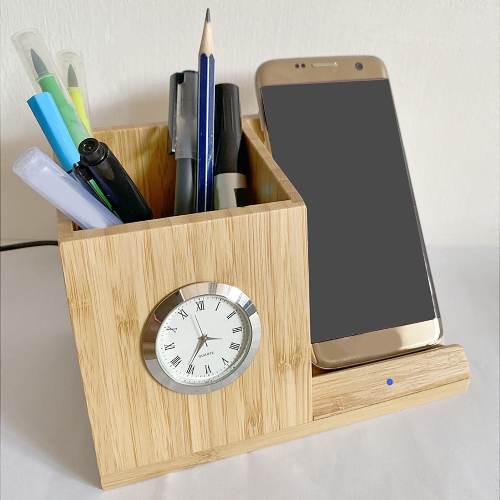 Stifthalter mit Uhr, 10 W Multifunktionsladestation für Handys Und Andere Geräte