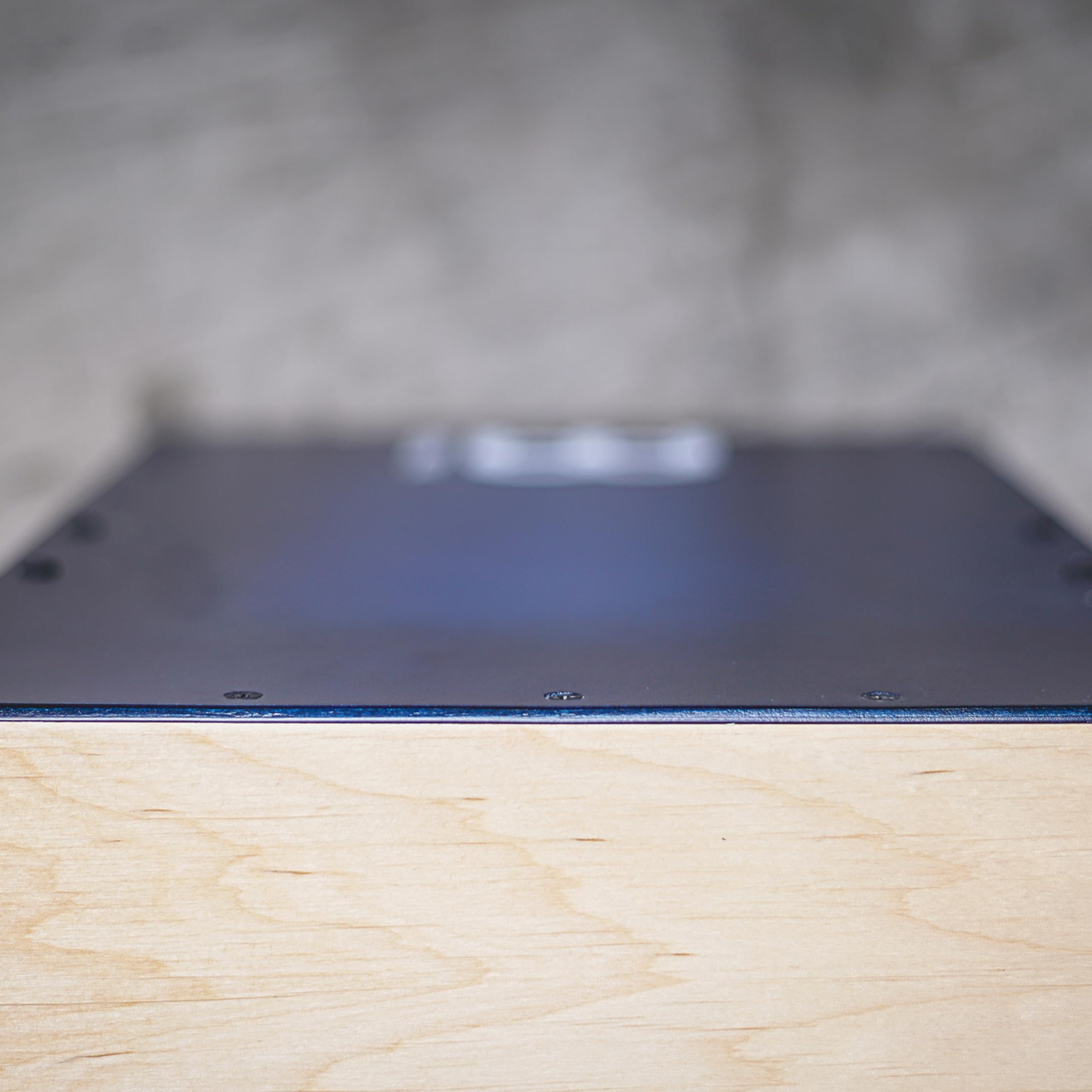 Meinl Percussion Snarecraft Cajon Instrument - Große Trommelkiste mit zwei Snare-Teppichen - Baltische Birke, Natur/Blau (SC100BLB)