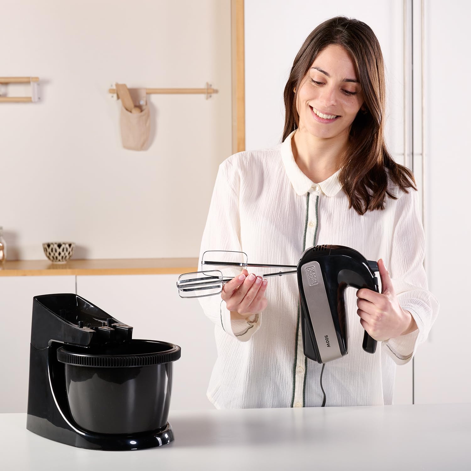 BLACK+DECKER BXMXA500E Blender Ugniatający, 500W, z obrotową miską, wyjmowana miska 2,5L, 5-biegowa, turbo, 2 zestawy wymiennych prętów - ugniatarki i miksery