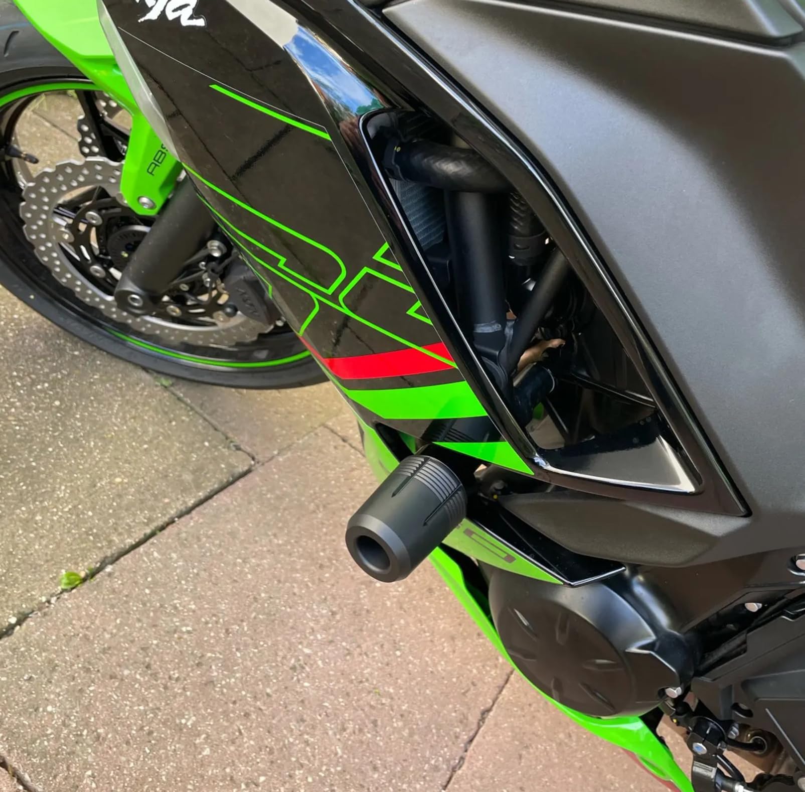 MOWOK Rahmenschutz-Pads Sturzbügel-Schutz für Kawasaki Ninja 650 Z650 Z650RS 2017-2024 2023 Z650 RS Z 650 2025 Schwarz