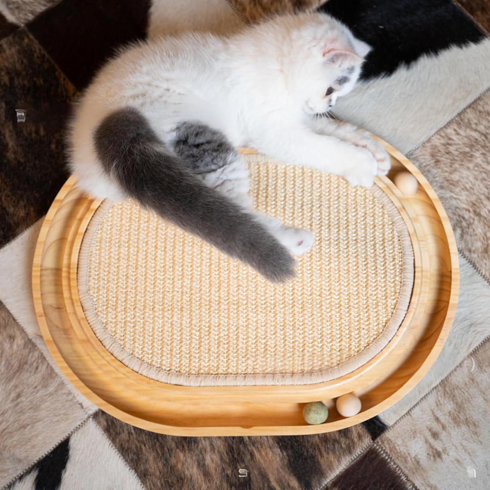 Modernes Kratzbrett für Katzen aus Holz mit Aktivitätspfad und 5 bunten Kugeln für aktive Katzen Innenbereich, Kratzspielzeug aus Holz
