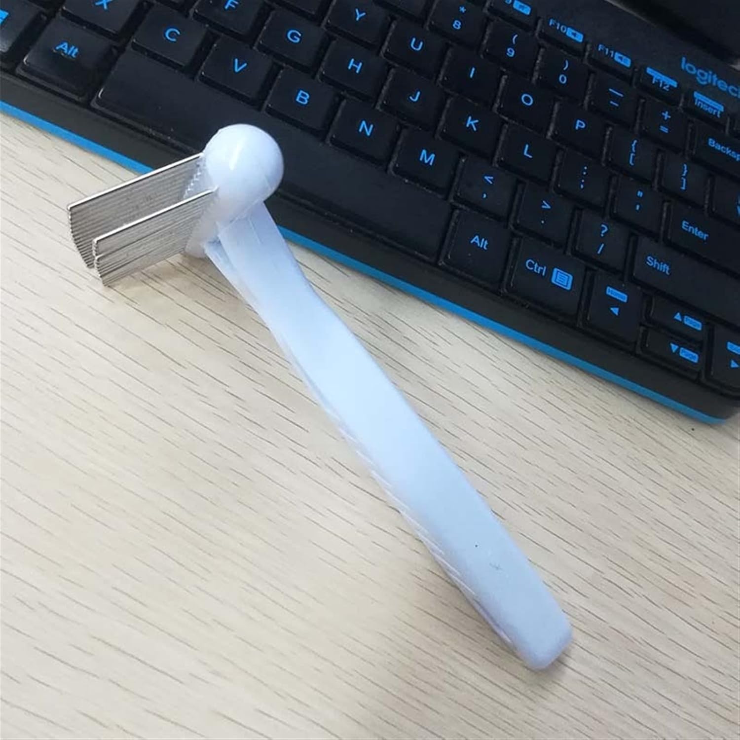 Lint Remover Pet Hair Brush Dog Comb for Cat Glove Pet Hair Remover Cat Brush for Flea Pet Wool Comb Mitten Dogs Grooming Pet Supplies