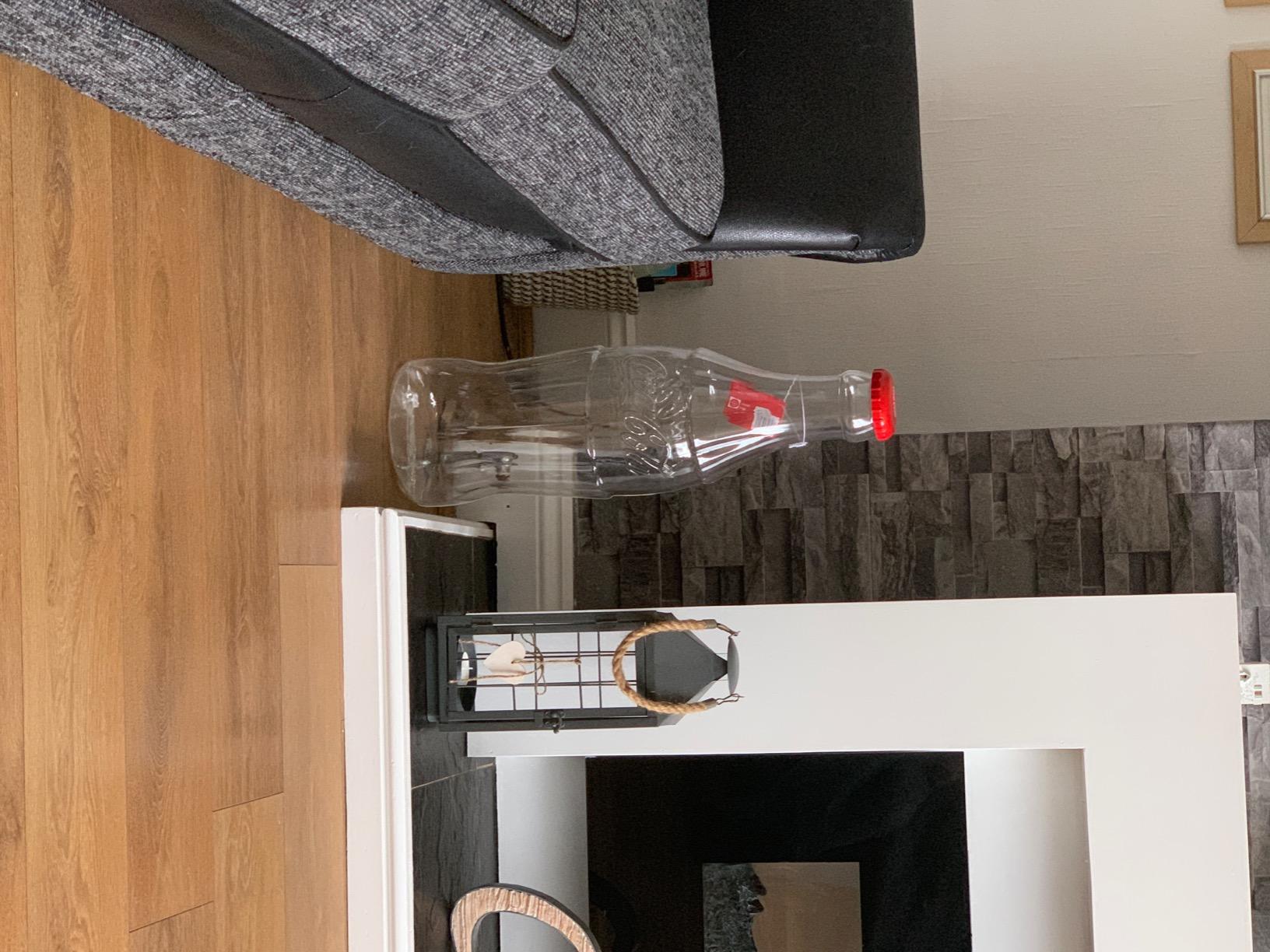 Man Who Spent Years Putting £1 Coins In Coca-Cola Bottle Finds He's Saved Staggering Amount - The - Foto 8