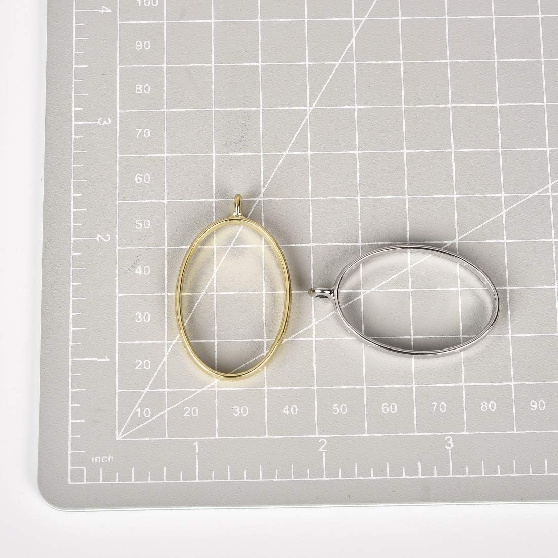 LANBEIDE Frame Pendants Bezel Charms Open Back Blanks Bezel Hollow Mold Pressed Flower for Jewelry Resin Earring Necklace 20 PCS, Oval