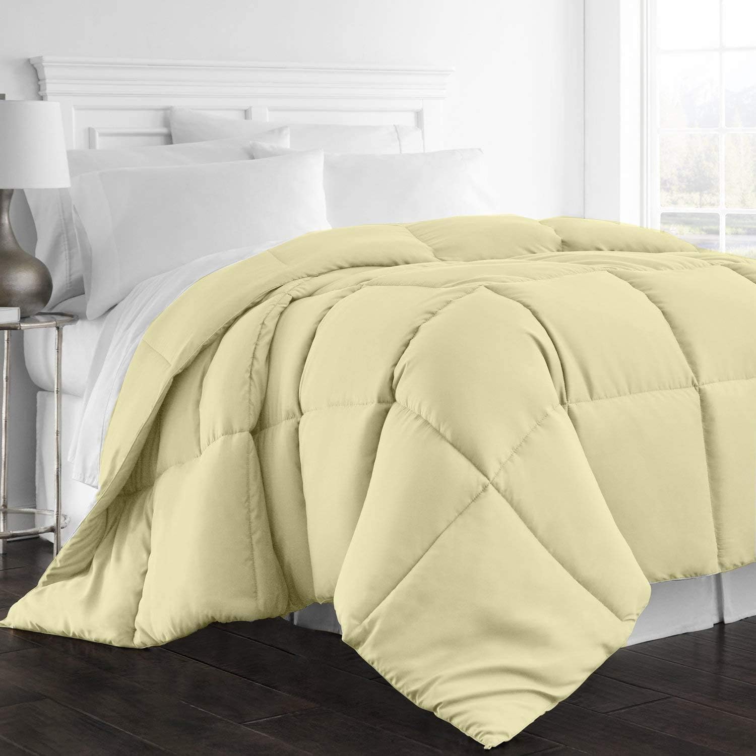 Luxurious Comforter All-Season Quilted 1000 TC 1 PC Down Alternative Comforter 300 GSM Microfiber Fill Light Weight Egyptian Cotton. (Twin/Twin-XL, Cream)