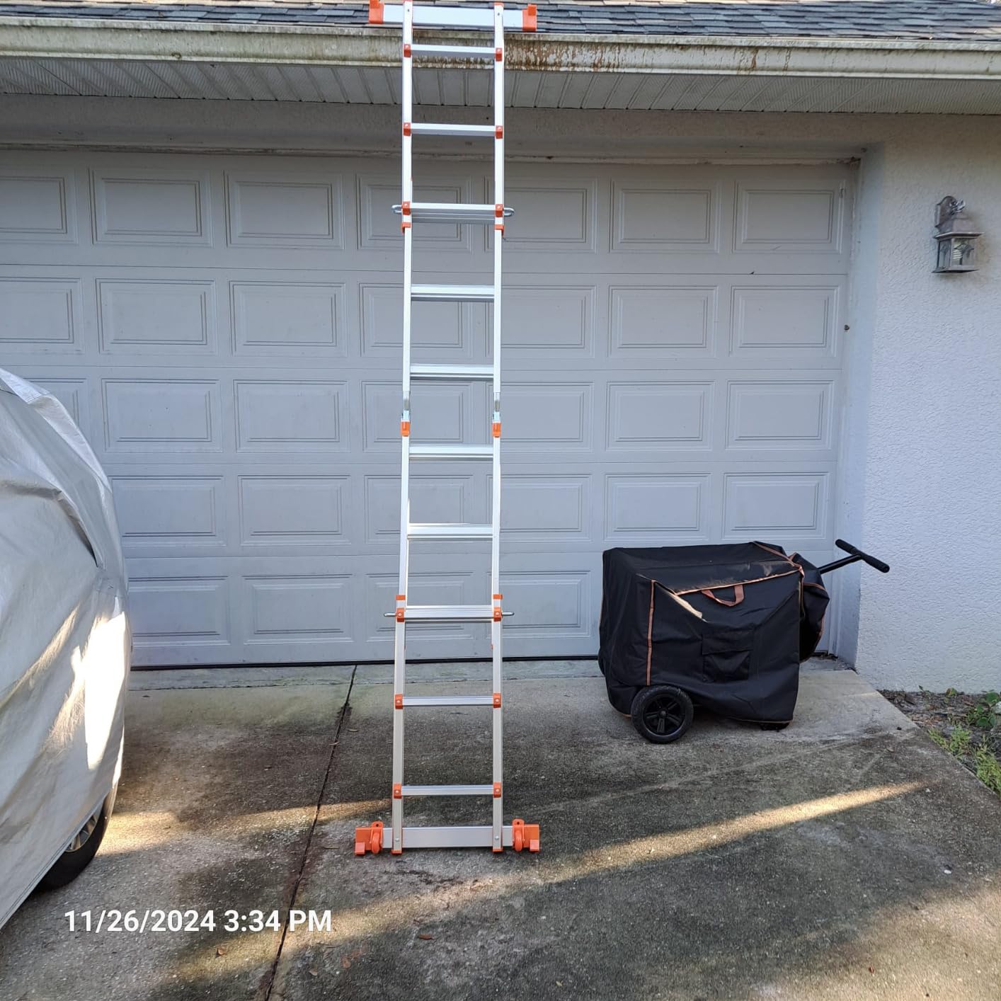 Well-Made compact 11 ft extension ladder
