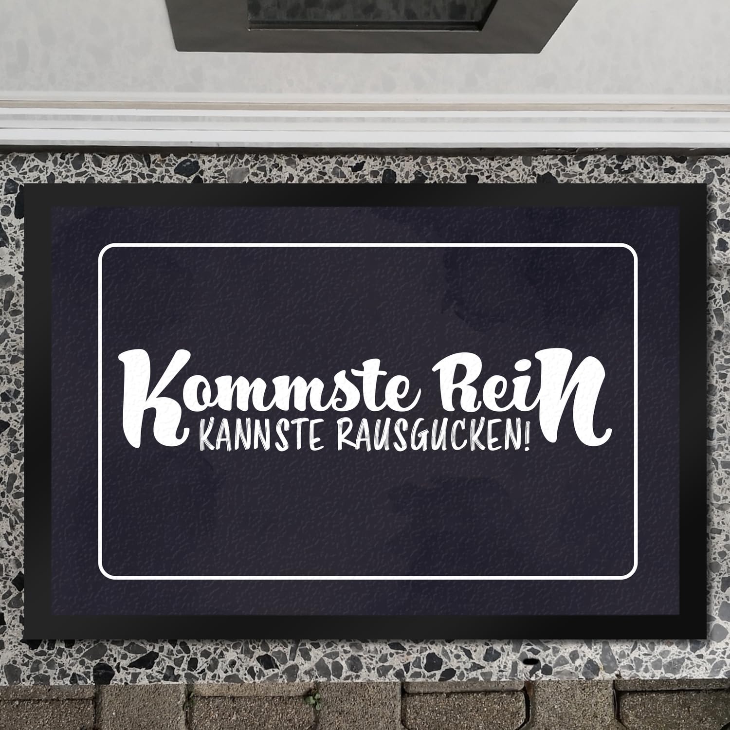 speecheese Fußmatte XXL in 50x75 cm mit lustigem Spruch - Kommste rein Kannste rausgucken als lustiges Geschenk für Freunde und Familie freche Begrüßung vor der Haustüre in schlichtem Design
