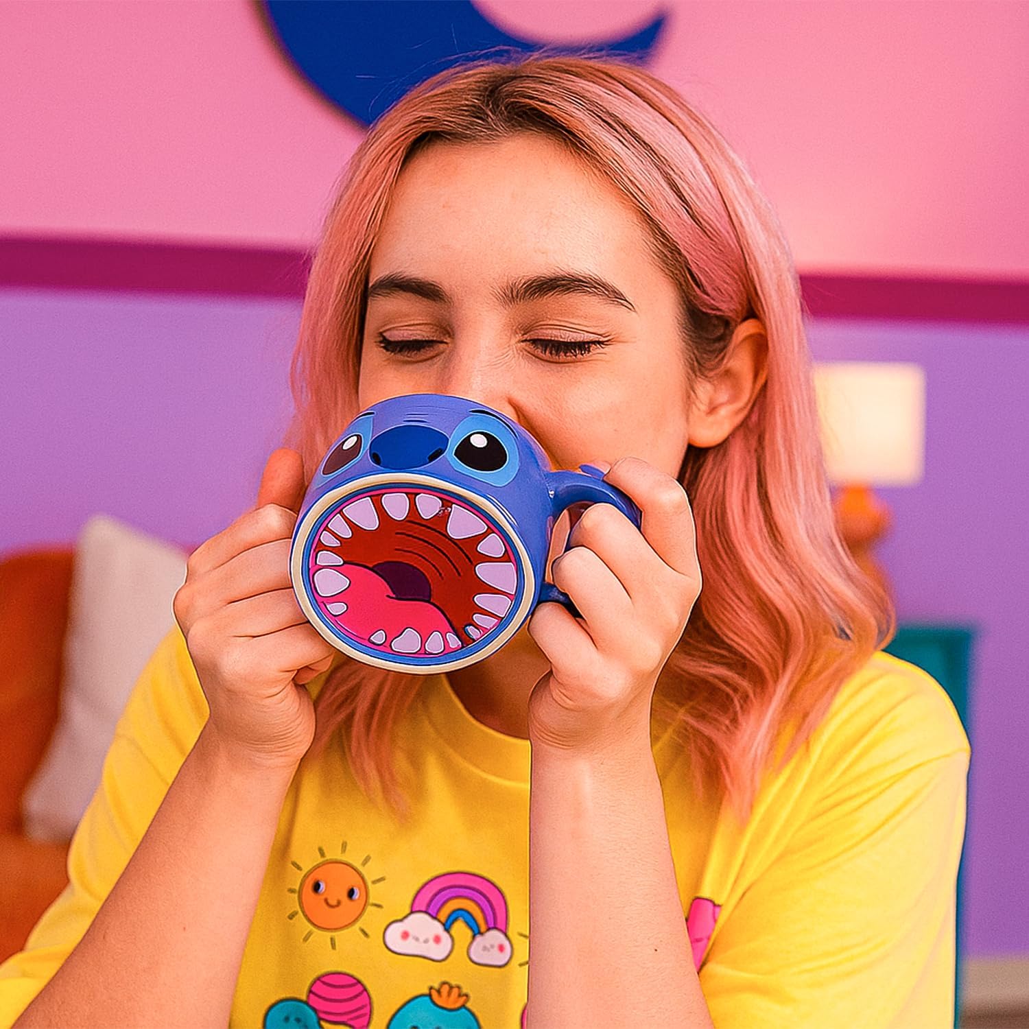 Zona Criativa – Caneca Ornamento Stitch 450ml em Cerâmica | Design Disney | Caneca Criativa e Colecionável para Presente Zona Criativa – Caneca Ornamento Stitch 450ml em Cerâmica | Design Disney | Caneca Criativa e Colecionável para Presente