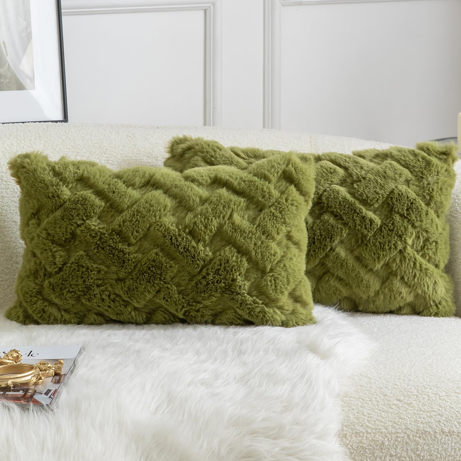YAERTUN Set of 2 Decorative Cushion Covers Thick Plush Wool Pillows Covers Super Soft Luxury faux Rabbit Fur Velvet Throw Pillow Cases for Couch Sofa Bed Living Room 12x20 Inch 30x50 cm Olive Green